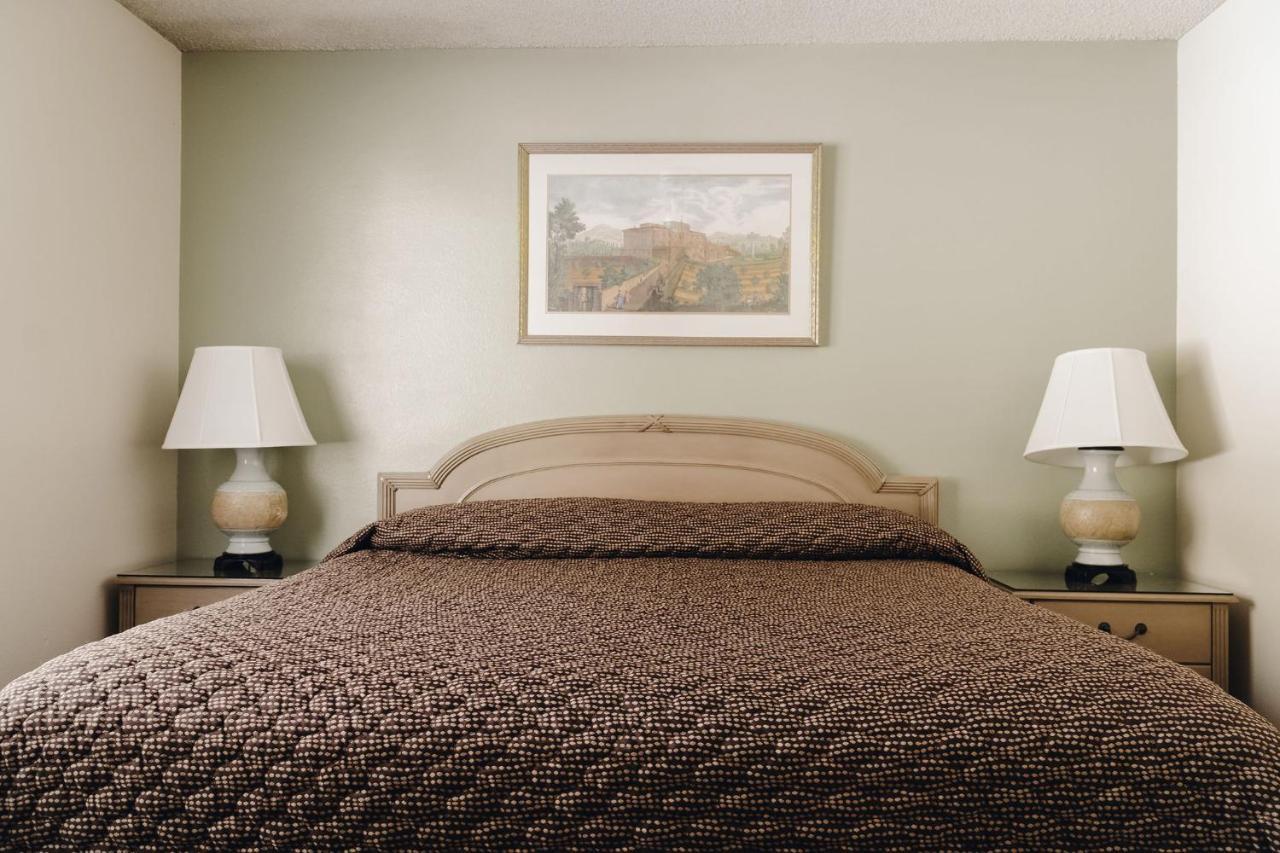 Vintage Lakeside Inn Big Bear Lake Bagian luar foto